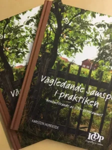 "Vägledande samspel i praktiken" En av alla givande och intressanta böcker i utbildningen.
